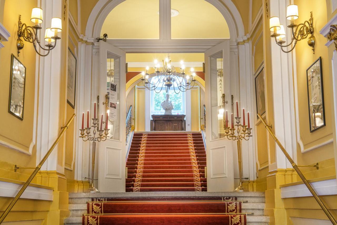 Hotel Marienhof Райхенау Экстерьер фото